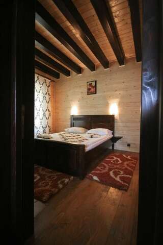 Курортные отели Complex Turistic Le Baron Ватра-Дорней Традиционный двухместный номер с 1 кроватью-2